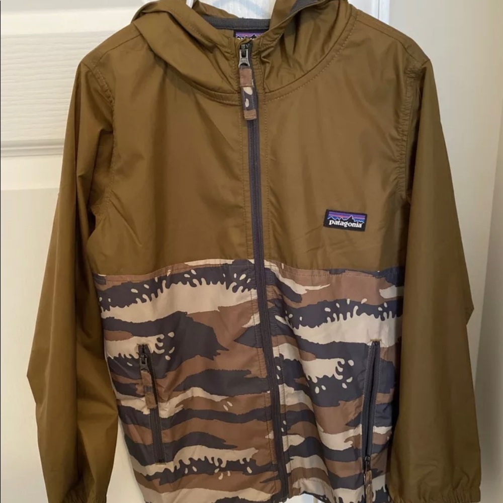 Patagonia Boys Shell size XS
